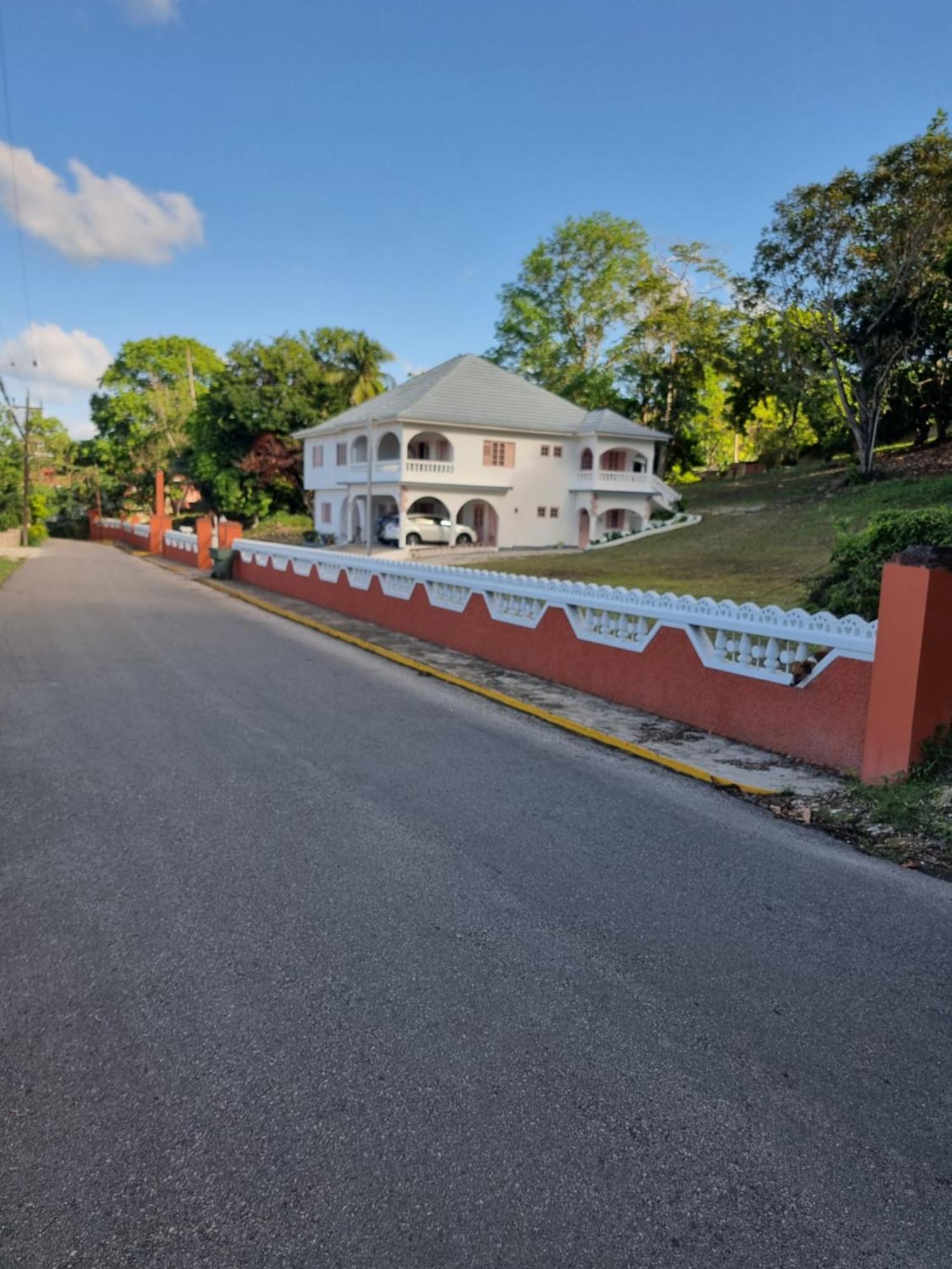 Shaw Park Gem Apt 12D Ocho Rios Exteriör bild